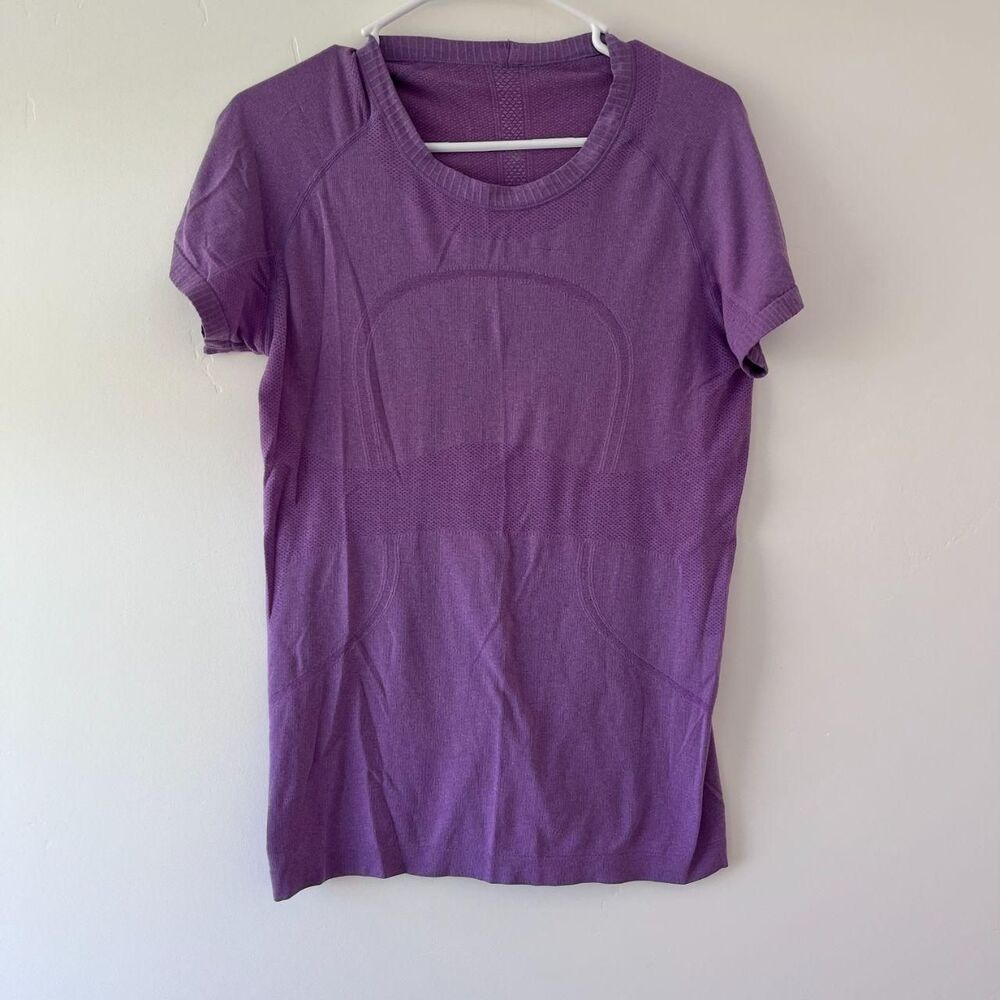 Lululemon Purple Seamless Short Sleeve Athletic Workout Shirt Size M